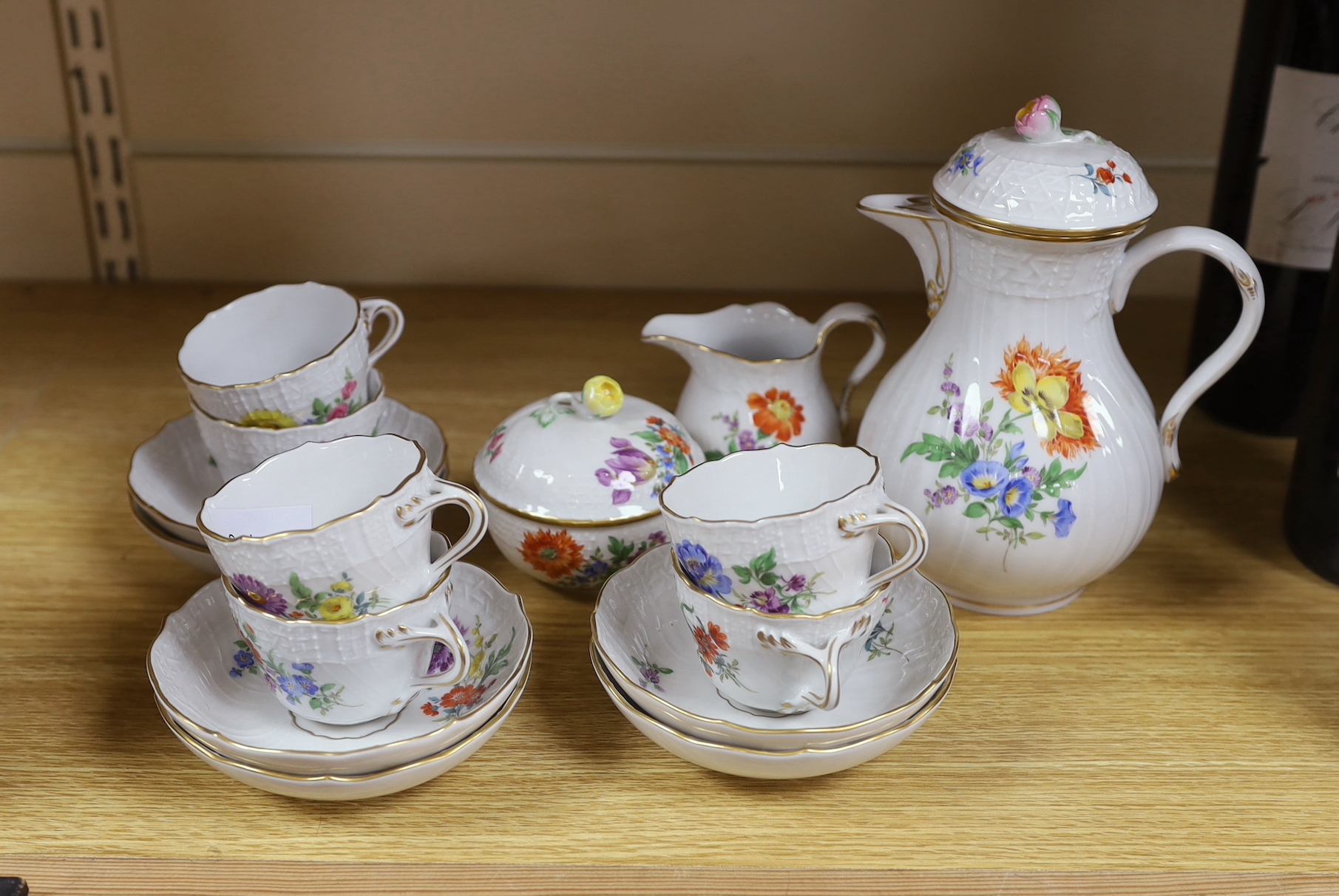 A Meissen six place coffee service (15)